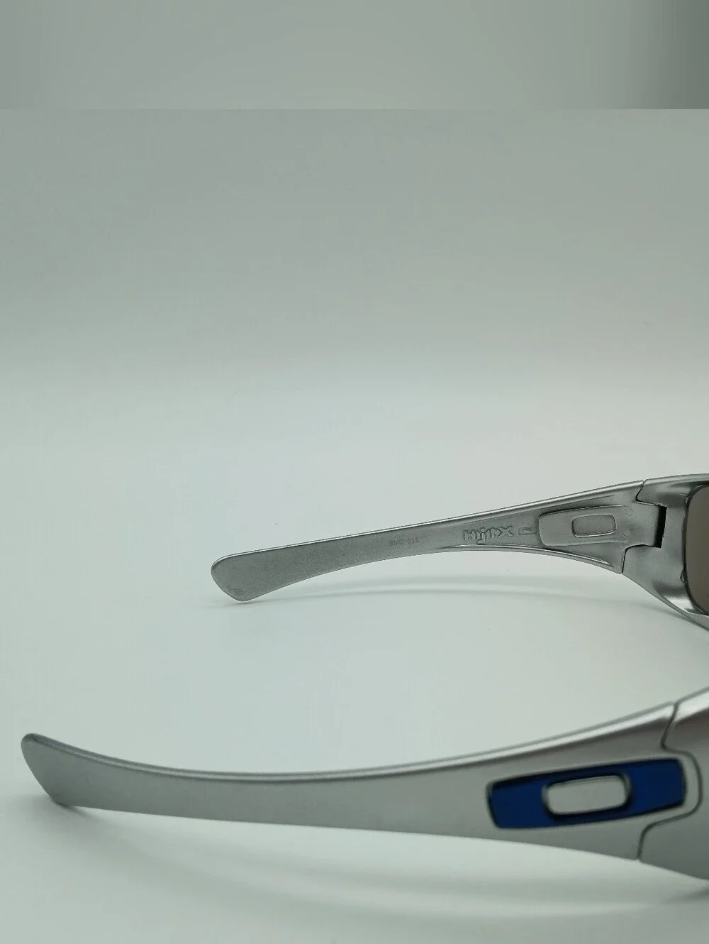 Oakley Blue Mirrored Sunglasses BMC-016